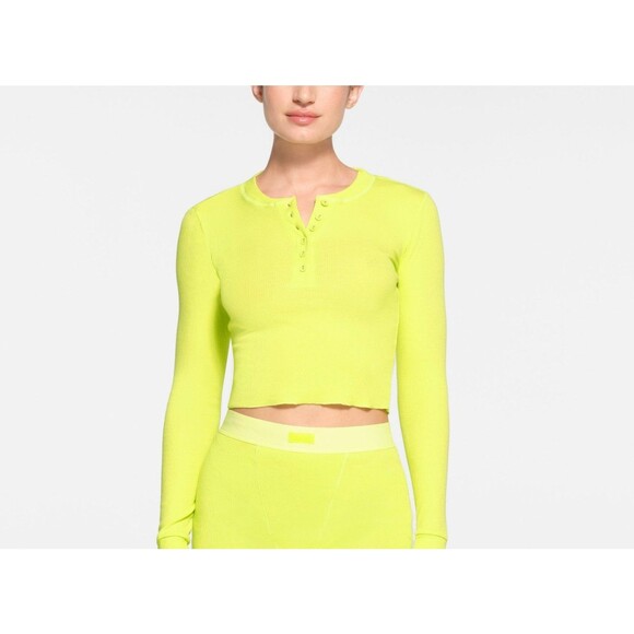 SKIMS COTTON RIB LONG SLEEVE CROP HENLEY XXS Daffodil - Picture 2 of 5